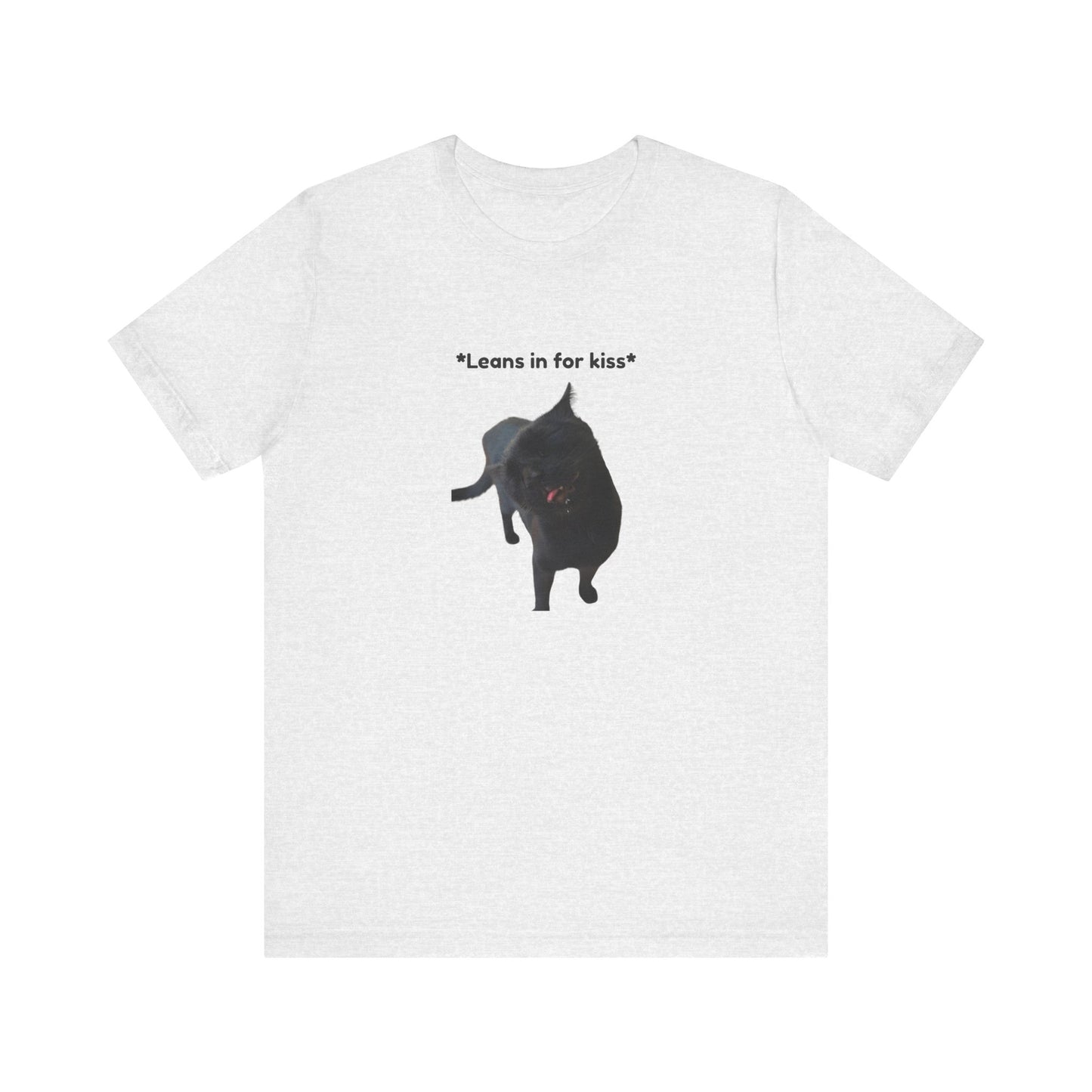 Unisex Realstic *Leans in for kiss* T-Shirt