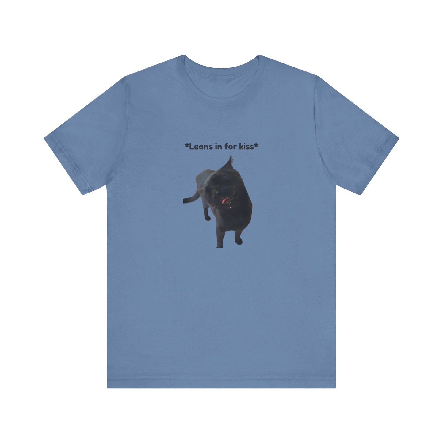 Unisex Realstic *Leans in for kiss* T-Shirt