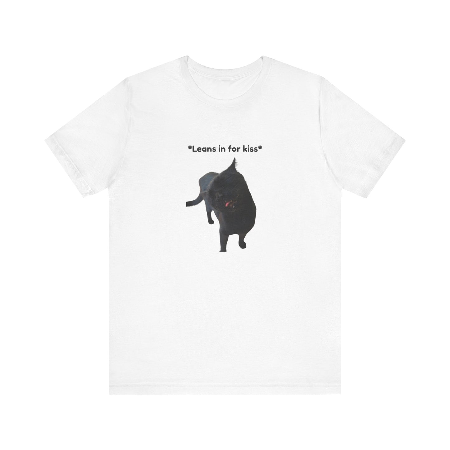 Unisex Realstic *Leans in for kiss* T-Shirt