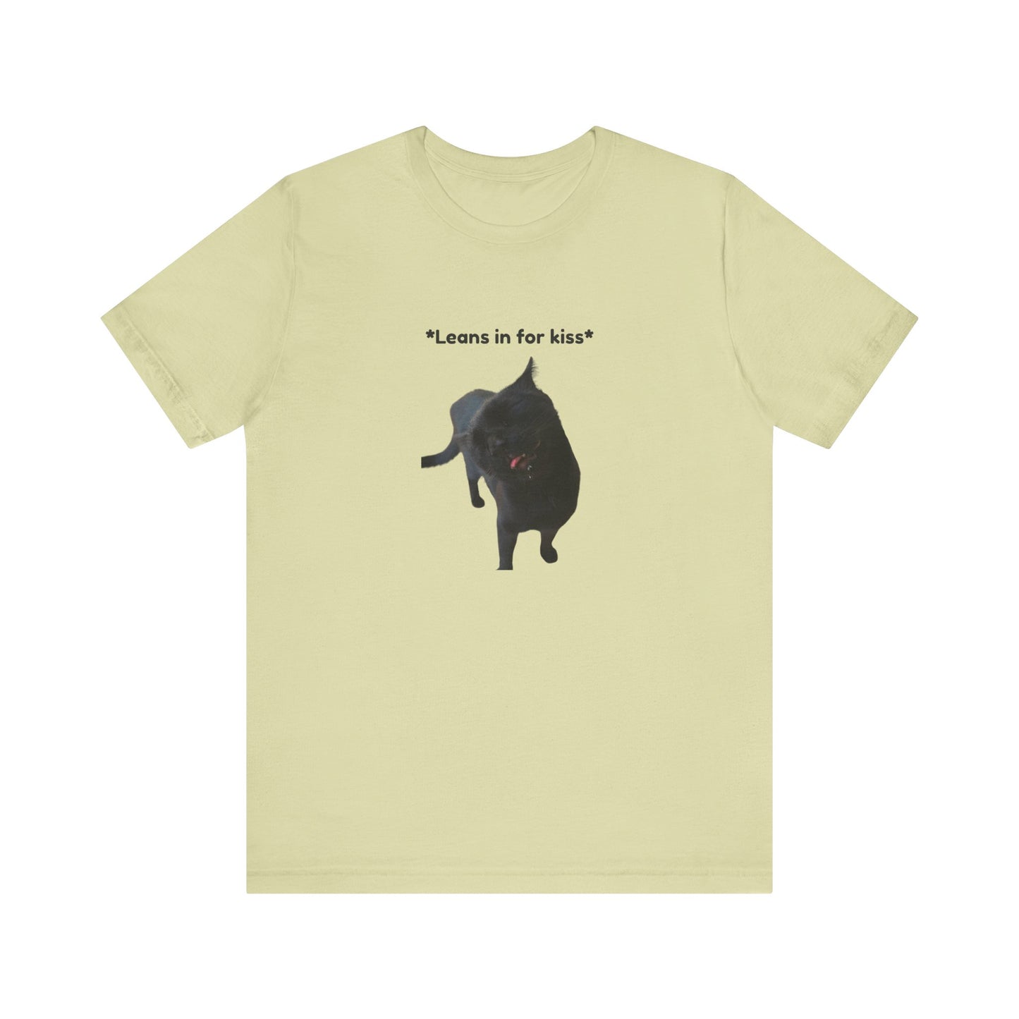 Unisex Realstic *Leans in for kiss* T-Shirt