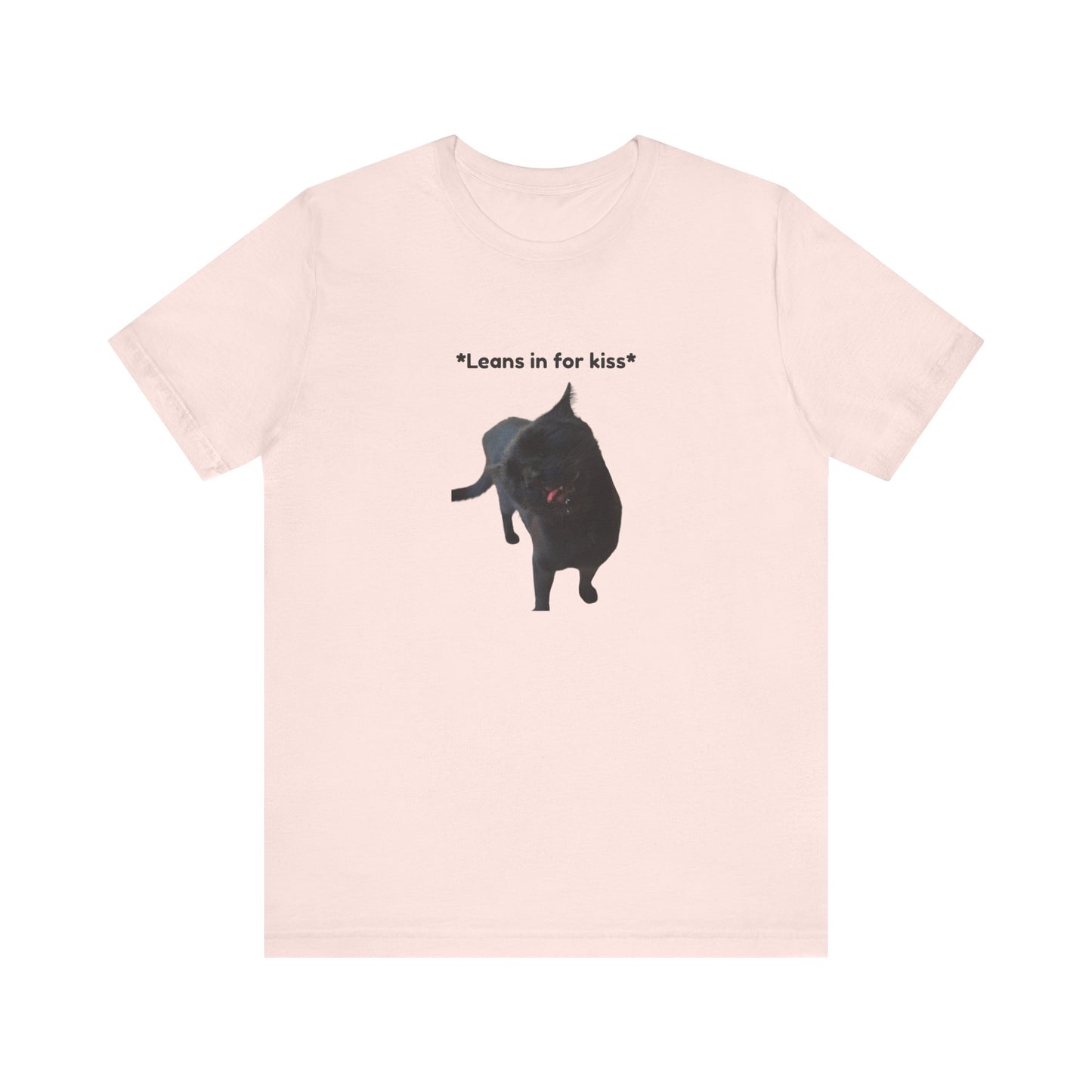 Unisex Realstic *Leans in for kiss* T-Shirt