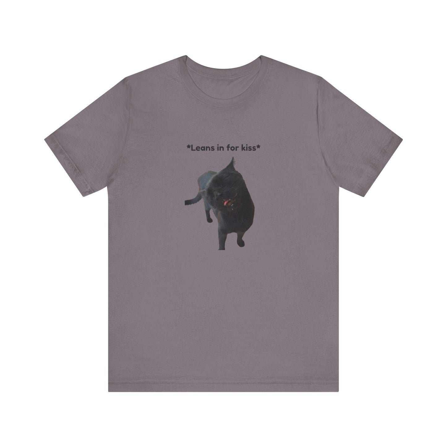 Unisex Realstic *Leans in for kiss* T-Shirt